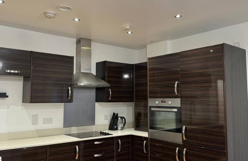 Dartford Apartment | Modern luxury apartment with Lakeview