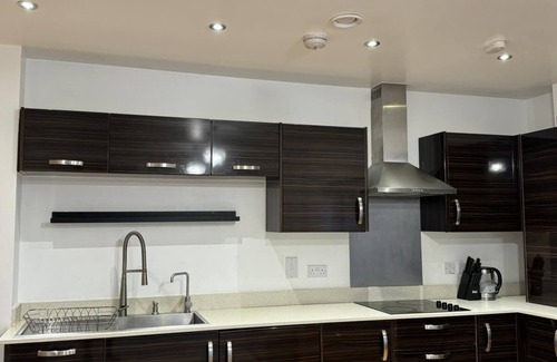 Dartford Apartment | Modern luxury apartment with Lakeview