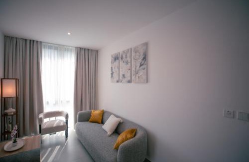 Roman Ridge Apartment | Modern Luxury Apartment in Nova by Devtraco- prime location and convenient 15mins from the airport