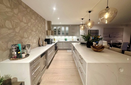 Laksevag Apartment | Modern Luxury Apartment by Waterfront