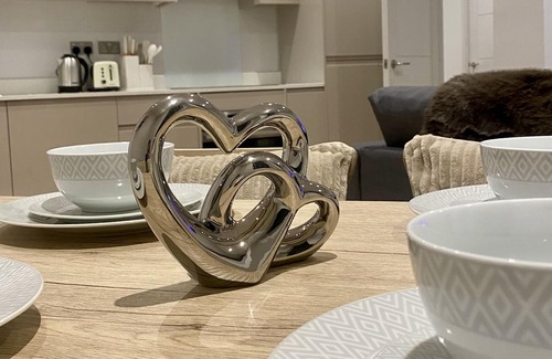 Sutton Central Apartment | Modern & Luxury Flat