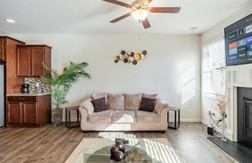 Austell House | Modern Luxury Getaway near ATL/ Braves/ Six Flags