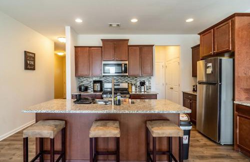 Austell House | Modern Luxury Getaway near ATL/ Braves/ Six Flags