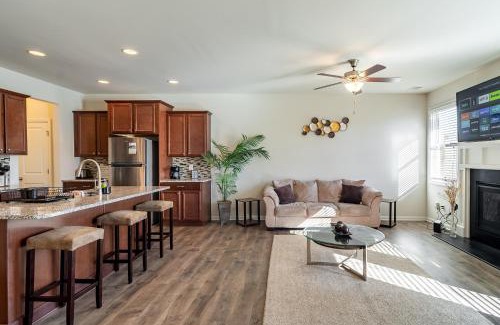 Austell House | Modern Luxury Getaway near ATL/ Braves/ Six Flags