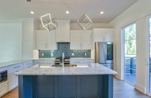Tallahassee House | Modern Luxury House with Prime Time Convenience