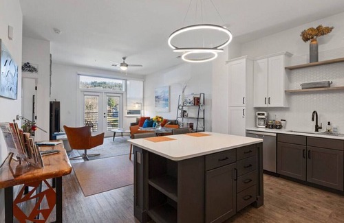 Asheville Condo | Modern Luxury in Downtown AVL - Free Parking - Condo 205