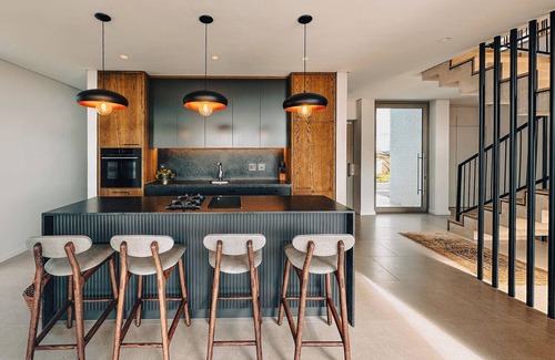 Struisbaai Villa | Modern luxury oceanfront Villa in Struisbaai near Southernmost Tip of Africa