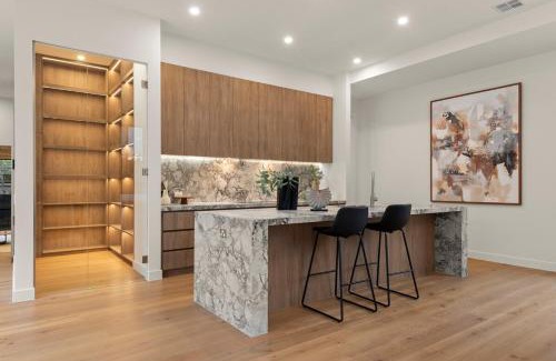 Balwyn House | Modern Luxury Retreat With Pool
