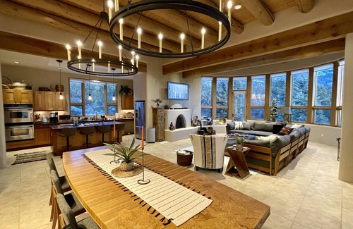 Arroyo Seco House | Modern Luxury & Sweeping Views in Arroyo Seco/Taos. Welcome to Walking Rain
