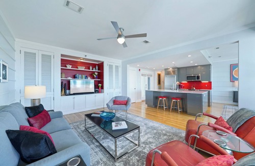 Seaside Condo | Modern Luxury Penthouse with Gulf Views in Seaside + 2 Adult Bikes!