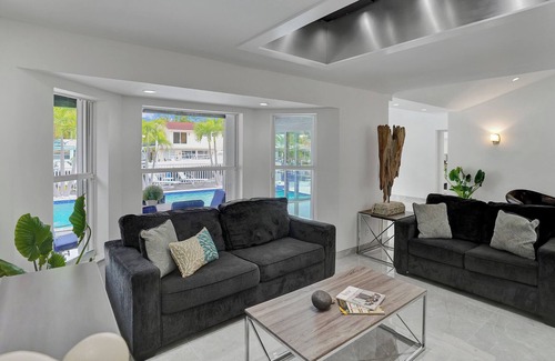 Pompano Isles House | Modern Luxury Vacation Home and Dock