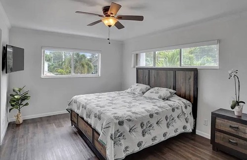 Pompano Isles House | Modern Luxury Vacation Home and Dock