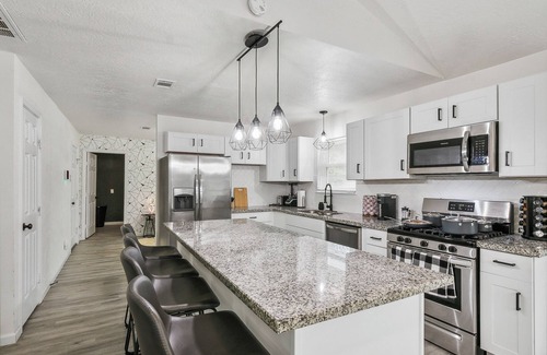Beaumont House | Modern Luxury with Cozy Vibes