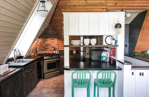 Moretown Ski Chalet | Modern Mad River Valley Chalet with Mountain Views Near Everything - 4BR/3BA