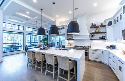 Lake Oconee Cabin | Modern Magnolia: Stunning New 5BR Lakefront w/Top Amenities! Sleeps 14