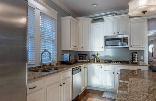 Salemtown House | Modern Mamba | In Germantown Mins from Downtown