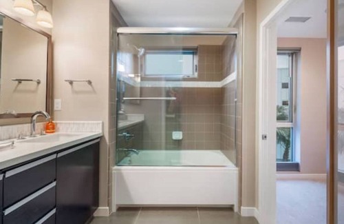 Venice House | Modern Marina/Venice Townhouse-3 Min from Beach!