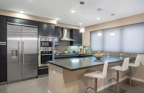 Venice House | Modern Marina/Venice Townhouse-3 Min from Beach!