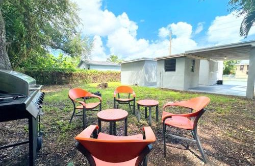 Miami Shores House | Modern Miami Family Cottage Beach 15 min