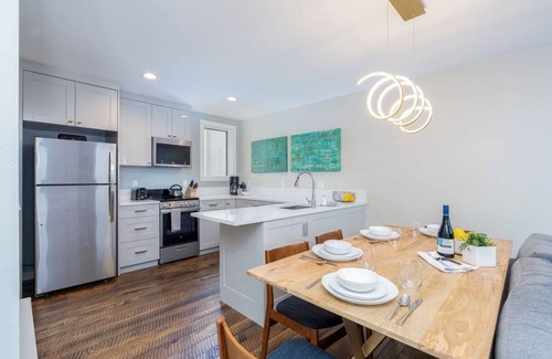 Telluride Condo | Modern Mid-Town Hideaway, Steps to Gondola, Walk Anywhere