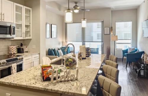 Midtown Apartment | Modern Midtown Oasis - Overlooking ATL with City and Pool View