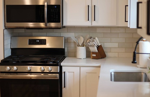 Mission House | Modern Mission Escape Home - Family Friendly - Close to All Attractions