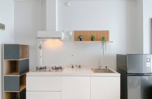 Mampang Prapatan Apartment | Modern Monochromatic 2Br Near Lrt Station At Apartment Samara Suites