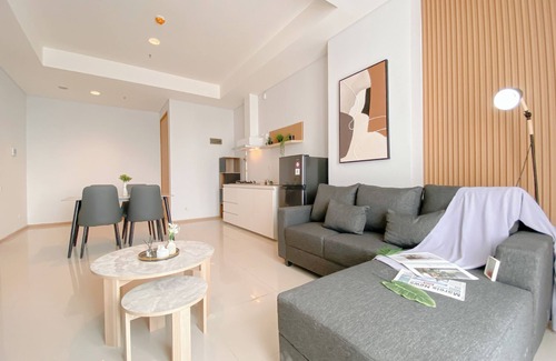 Mampang Prapatan Apartment | Modern Monochromatic 2Br Near Lrt Station At Apartment Samara Suites