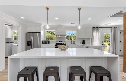 Sulphur House | Modern Moss Lake Home
