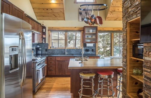 Creede House | Modern Mountain Cabin -Walk to Downtown Creede - Ping Pong - Unmatched Views