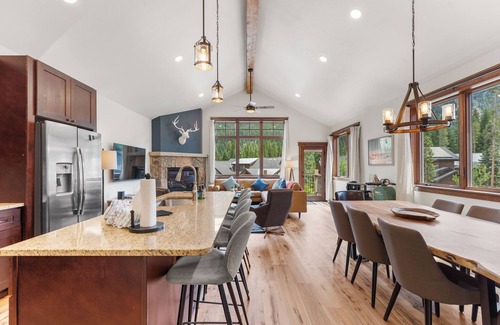 Keystone House | Modern Mountain Escape - Walk to Lifts - Private Hot Tub, Views, Work-Friendly