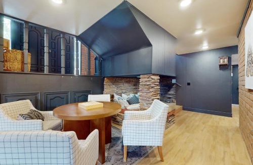 Show Low House | Modern Mountain Haven