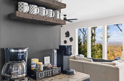 Blue Ridge Cabin | Modern Mountain Oasis 5BR with Million-Dollar Lake Views EV Hot Tub PetOK