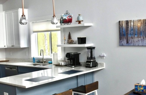Talkeetna House | Modern Mountain Retreat - Tri River Hideaway only 2 miles to downtown Talkeetna