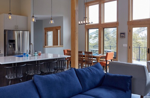 Nathrop House | Modern Mountain RetreatnnSTR License # 006798n