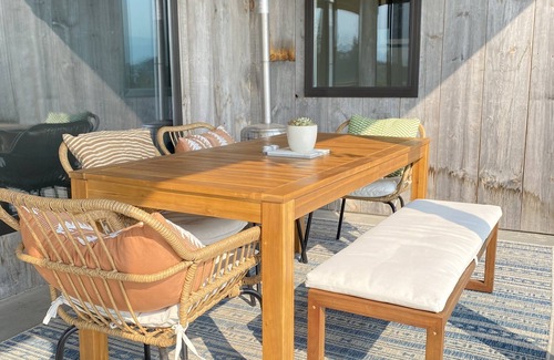 Victor House | Modern Mountain Retreat with Teton views, Hot Tub and Wood Fired Sauna!