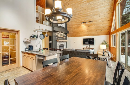 Snoqualmie Pass House | Modern mountain chalet with fireplace, foosball, & easy access to slopes