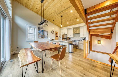 East Kootenay House | Modern mountainside retreat with incredible views and location