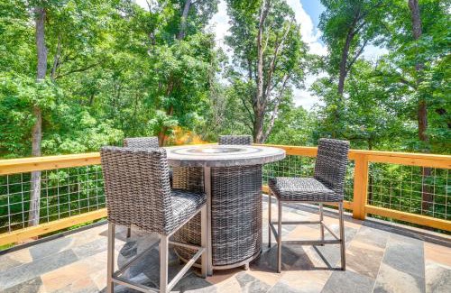 Nellysford House | Modern Nellysford Getaway with View Deck and Fire Pit