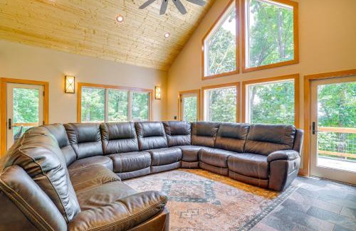Nellysford House | Modern Nellysford Getaway with View Deck and Fire Pit