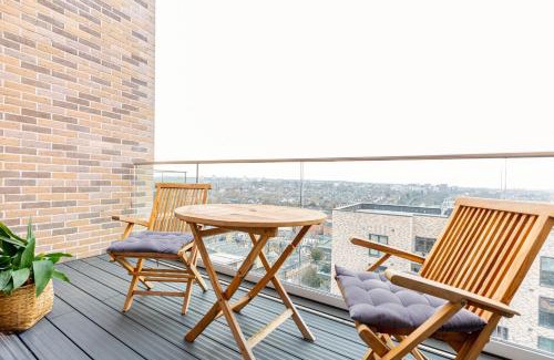 Wandsworth Apartment | Modern New 2BR wViews & Balcony in Wandsworth