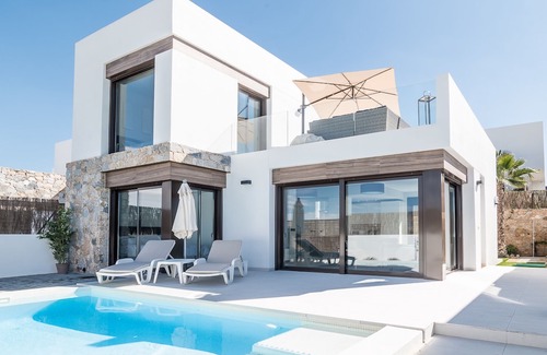Algorfa House | Modern New 3 bedroom House with Pool, La Finca Golf.
