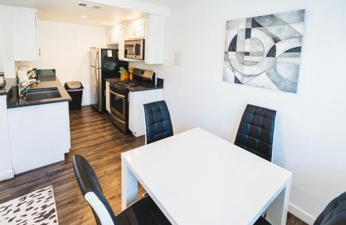 Wilshire Apartment | Modern New Close to Downtown LA 1 Bedroom with Parking