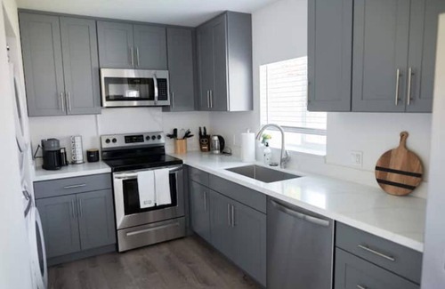 Everett House | Modern New townhome in Everett