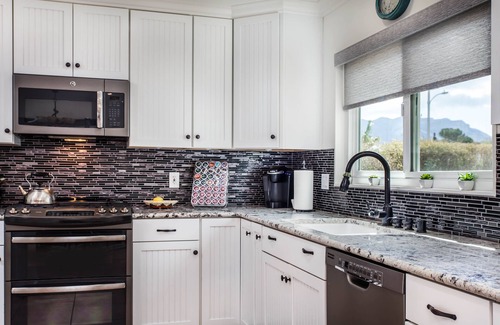 Casa Conejo House | Modern Newbury Park Home| Netflix| Quiet| Safe| Meticulously Clean