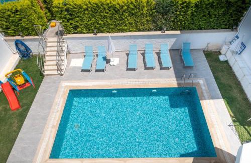 Oludeniz Villa | Modern newly built 4 bedroom villa with pool and garden in Central Hisaronu