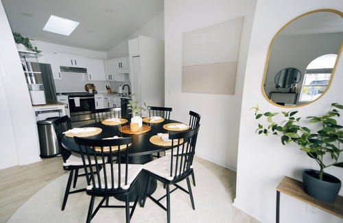 Arlington House | Modern & NEWLY remodeled home in Jacksonville with an AMAZING location.