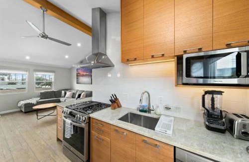 Ocean Beach Apartment | Modern Newly Renovated 2BR Apt in Heart of Ocean Beach