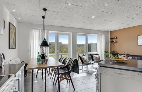 Lokken House | Modern, nicely furnished cottage with sauna and whirlpool.