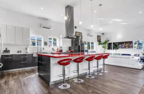 Overtown Apartment | Modern Northwest Vacation Rentals in Miami